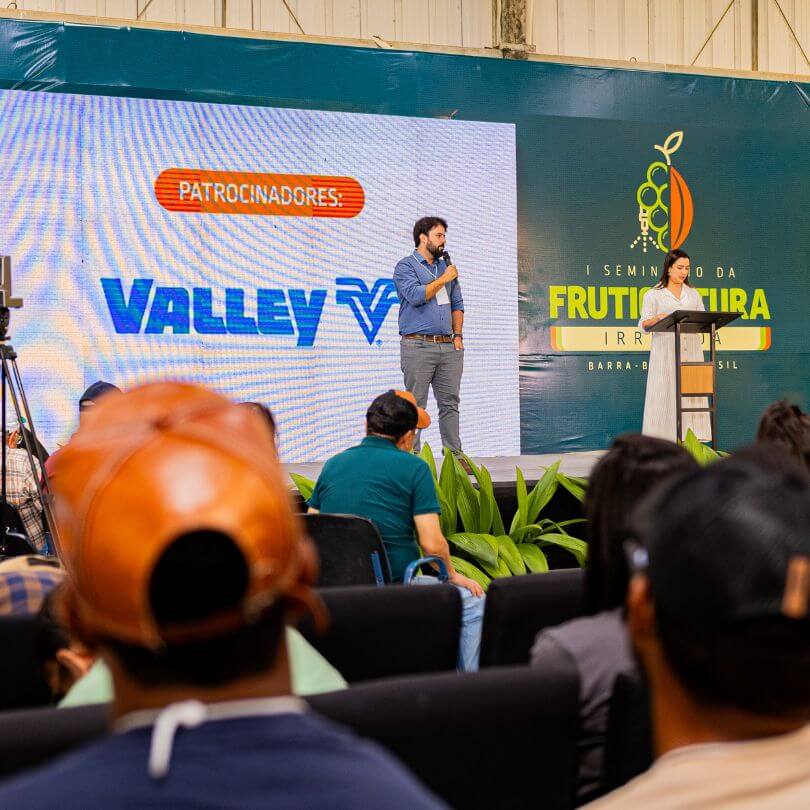 Palestra no auditório da feira
